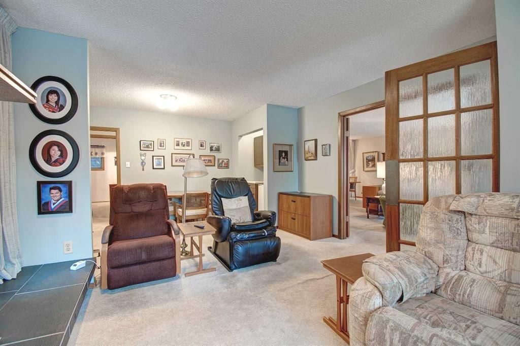 487 Arlington Drive SE, Calgary — photo 3 of 39