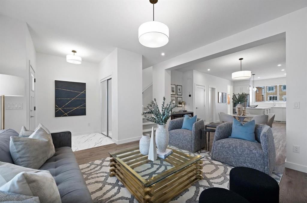 552 Lewisburg Place NE, Calgary — photo 3 of 21