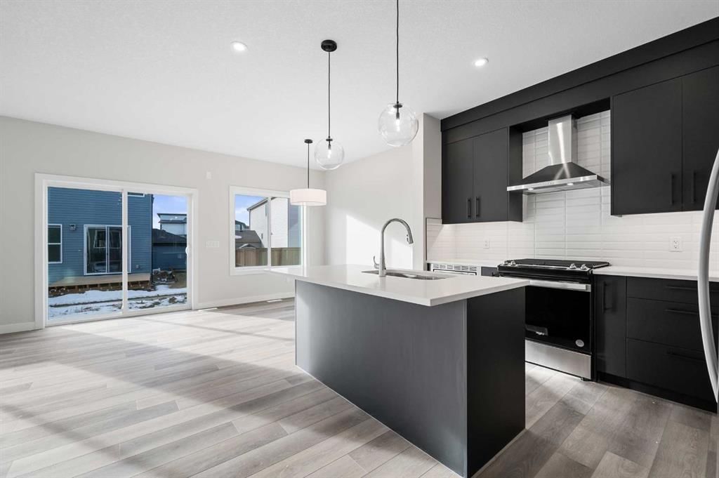 26 Walgrove Bay SE, Calgary — photo 3 of 17