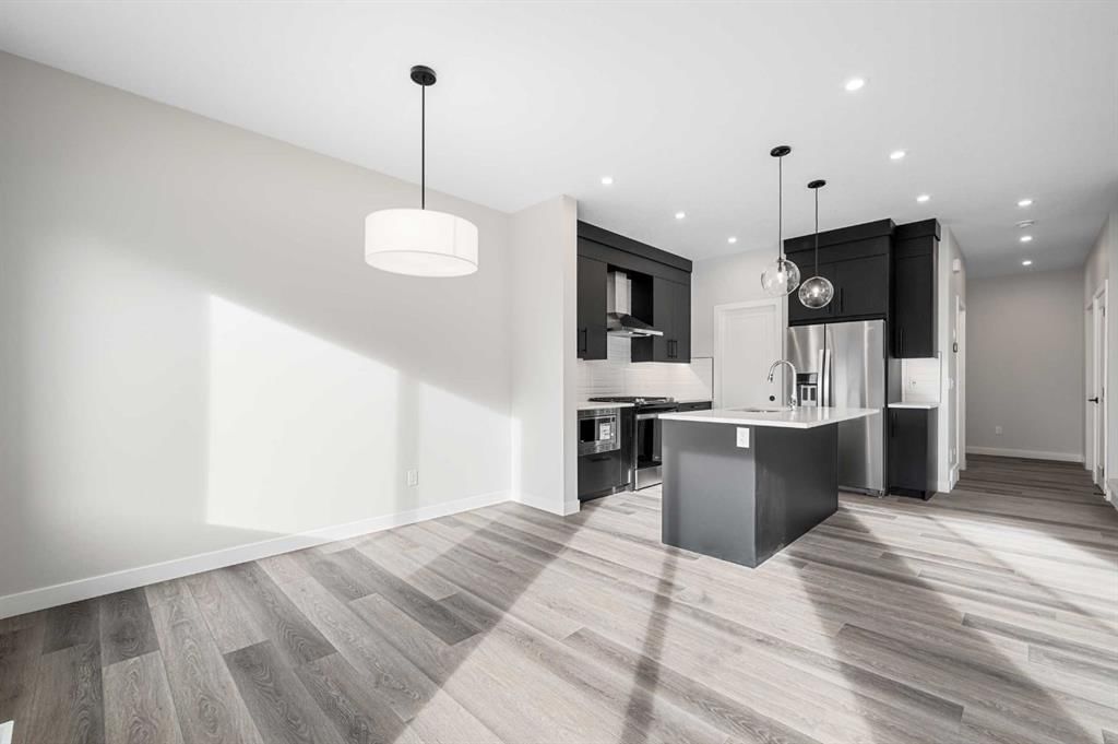 26 Walgrove Bay SE, Calgary — photo 5 of 17