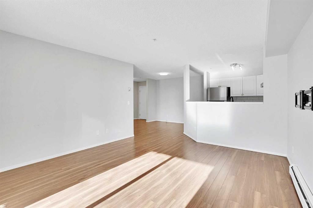 116, 3000 Somervale Court SW, Calgary — photo 2 of 30