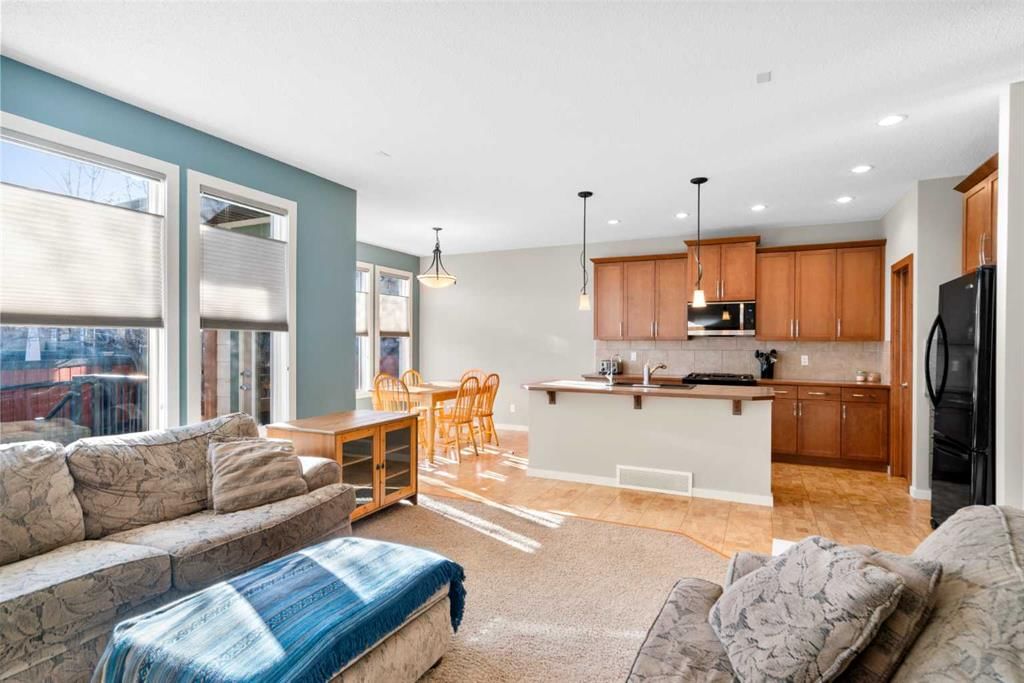 5 Mahogany Square SE, Calgary — photo 3 of 45