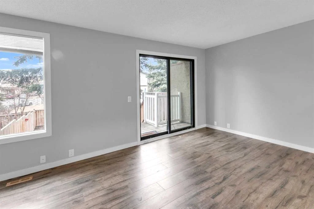 1418 Ranchlands Road NW, Calgary — photo 5 of 36