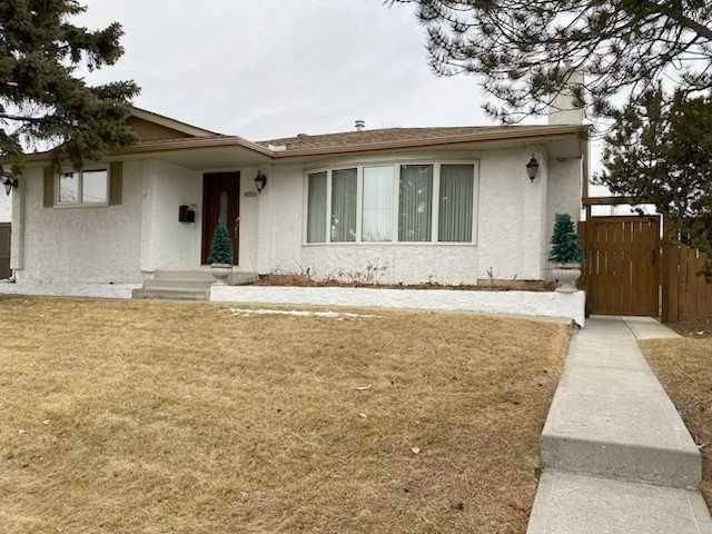 6311 Pineridge Road NE, Calgary — photo 2 of 32