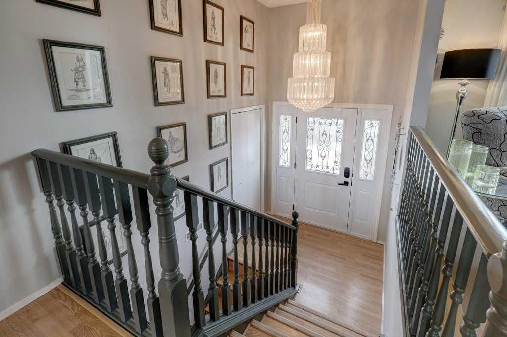 3823 49 Street NE, Calgary — photo 3 of 32