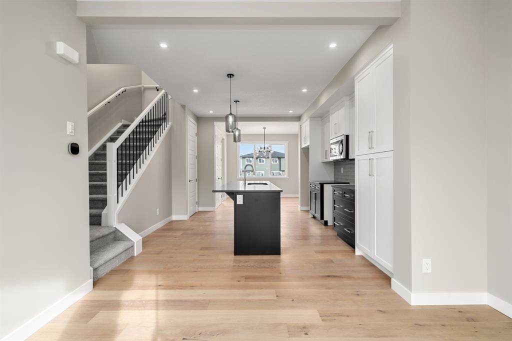 122 Sora Gardens SE, Calgary — photo 3 of 11