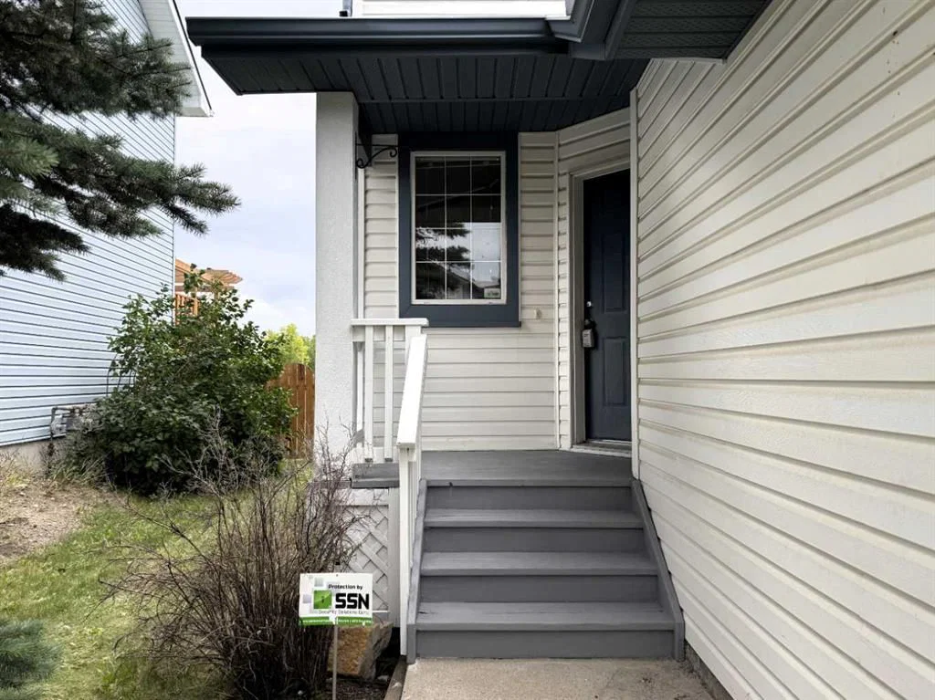 73 Rocky Ridge Heath NW, Calgary — photo 3 of 34
