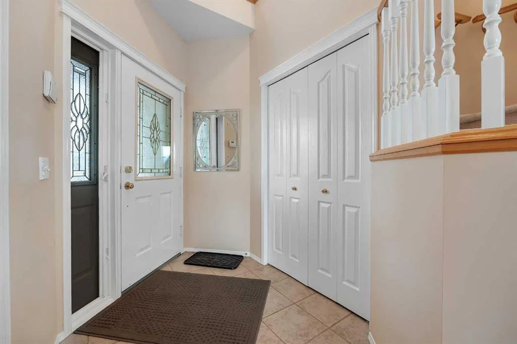 199 Rocky Ridge Drive NW, Calgary — photo 4 of 50