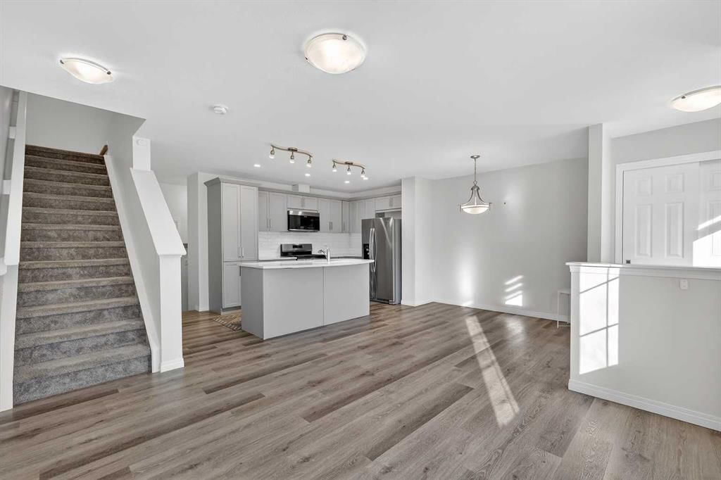 50 Yorkville Boulevard SW, Calgary — photo 4 of 42