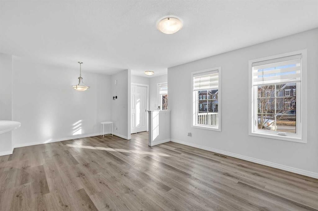 50 Yorkville Boulevard SW, Calgary — photo 5 of 42