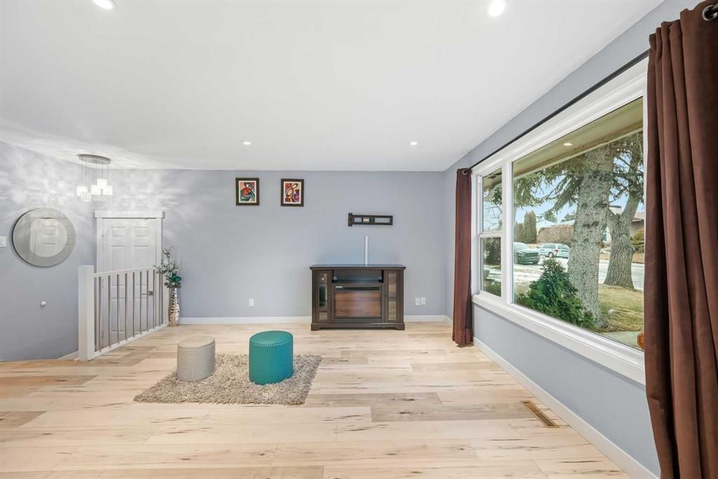 440 Foritana Road SE, Calgary — photo 5 of 47
