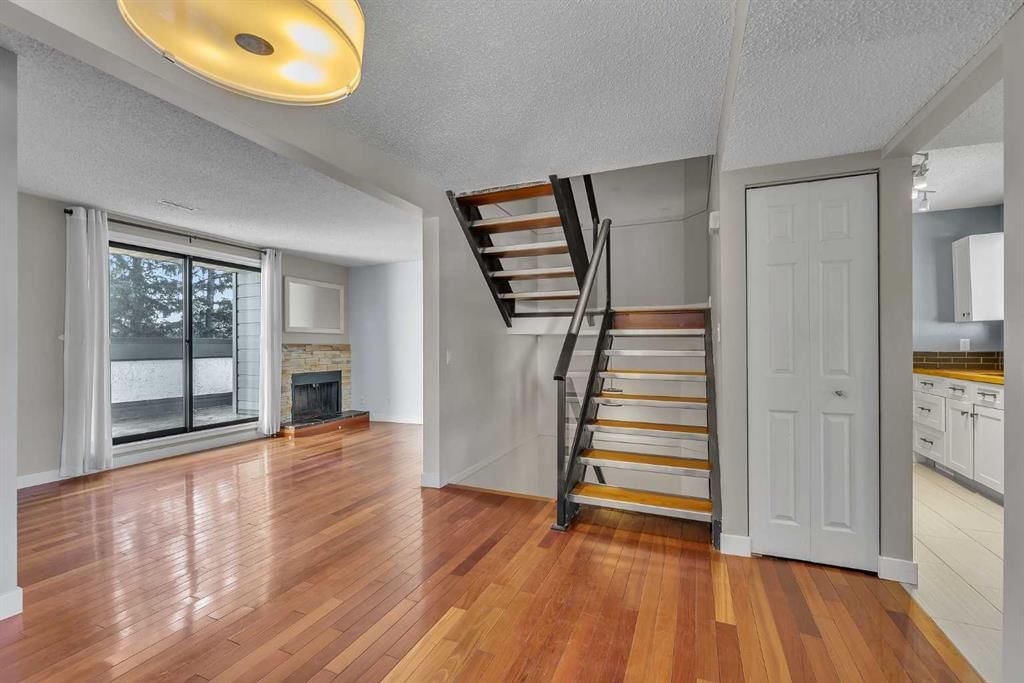 406, 2520 Palliser Drive SW, Calgary — main listing photo