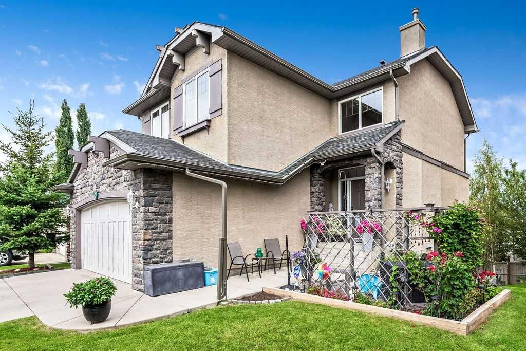20 Sherwood Rise NW, Calgary — main listing photo