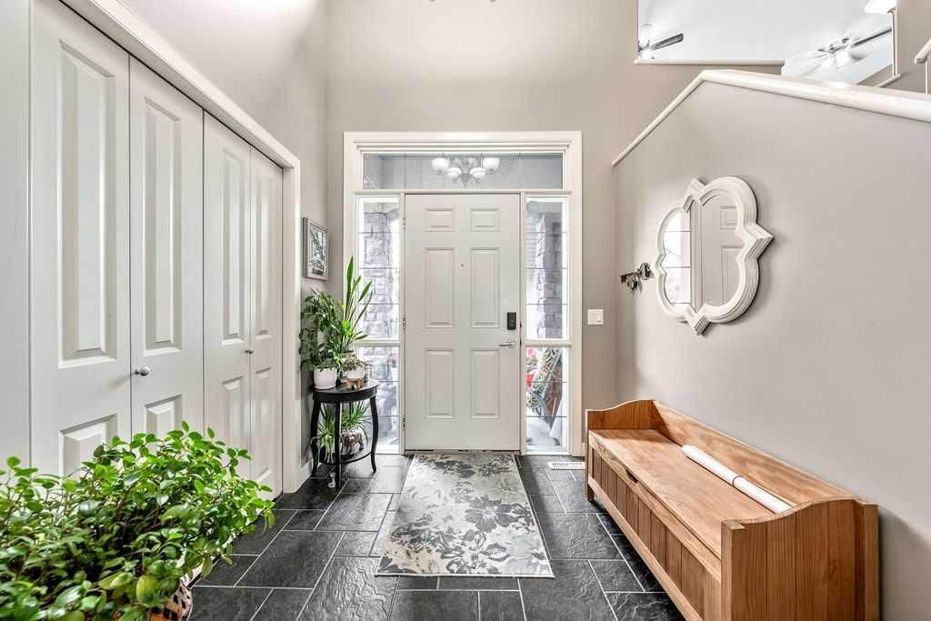 20 Sherwood Rise NW, Calgary — photo 2 of 41