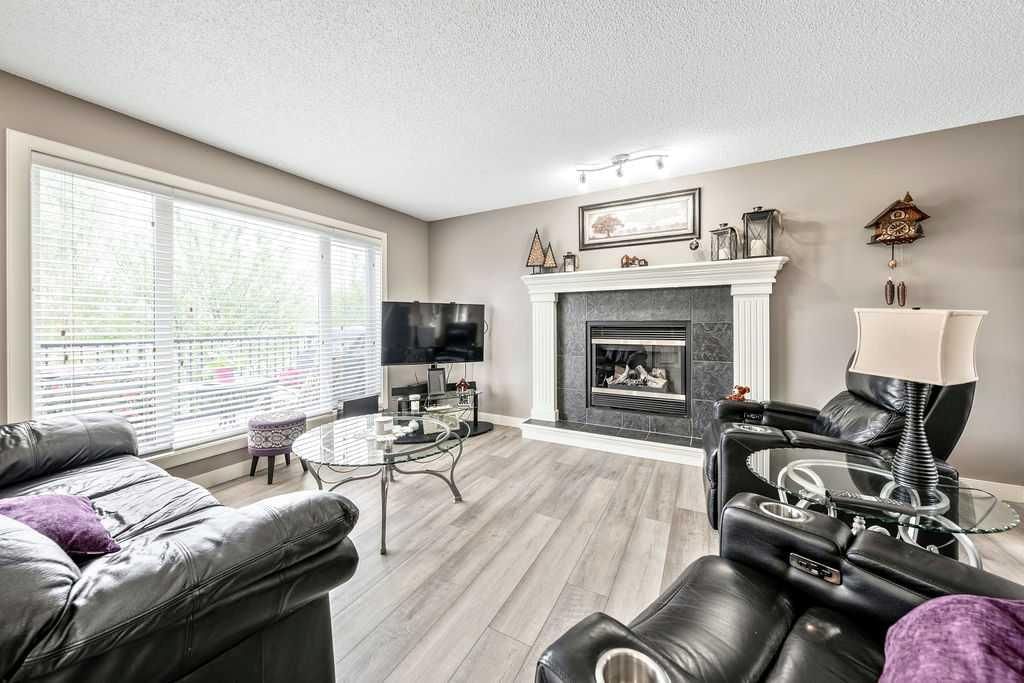 20 Sherwood Rise NW, Calgary — photo 3 of 41