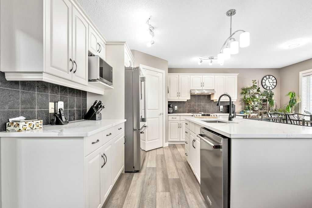20 Sherwood Rise NW, Calgary — photo 5 of 41