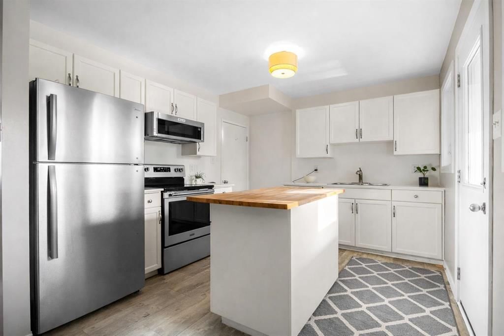 462 Killarney Glen Court SW, Calgary — main listing photo