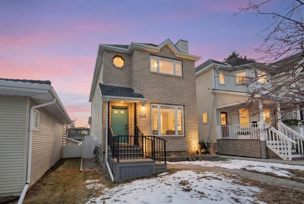 2213 31 Avenue SW, Calgary — main listing photo