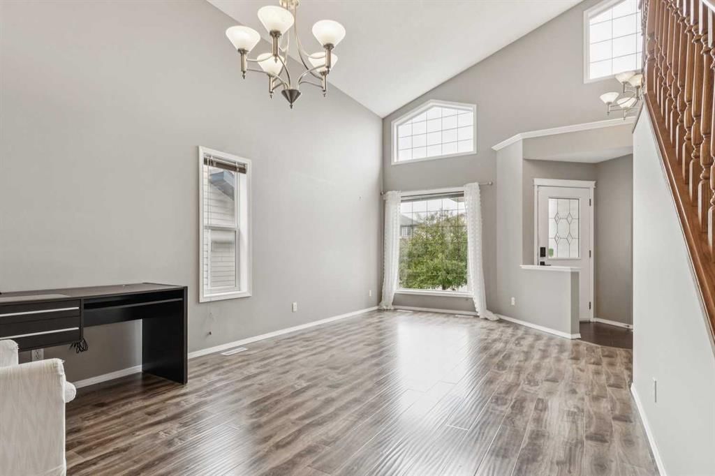 132 Citadel Meadow Bay NW, Calgary — photo 4 of 38