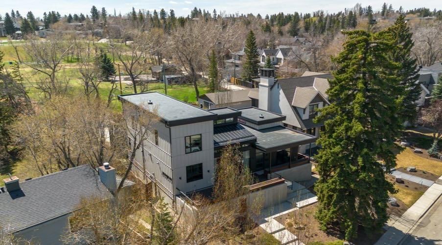 411 Cliffe Avenue SW, Calgary — main listing photo