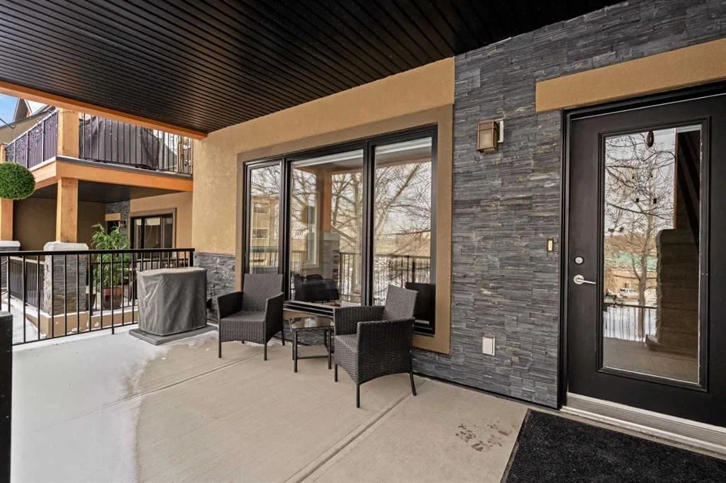403 Valley Ridge Manor NW, Calgary — photo 3 of 45