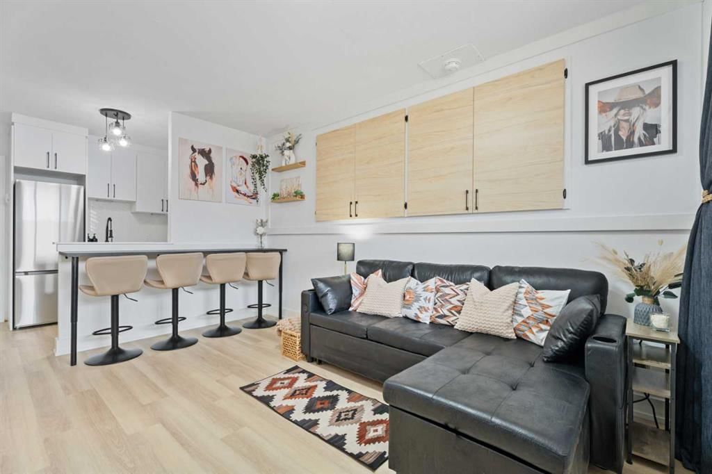 2, 1530 26 Avenue SW, Calgary — main listing photo