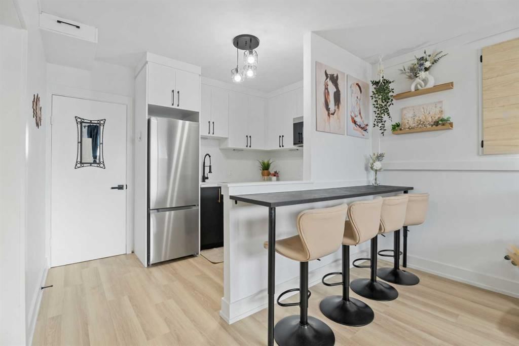 2, 1530 26 Avenue SW, Calgary — photo 4 of 18