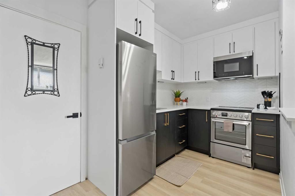 2, 1530 26 Avenue SW, Calgary — photo 5 of 18