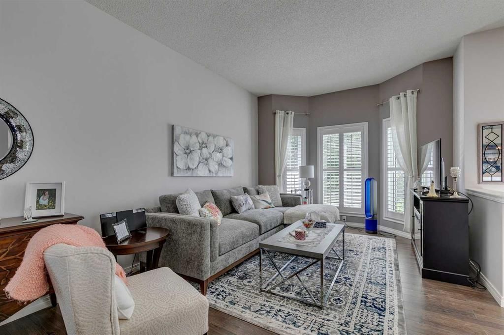 271 Tuscany Valley Drive NW, Calgary — photo 2 of 42