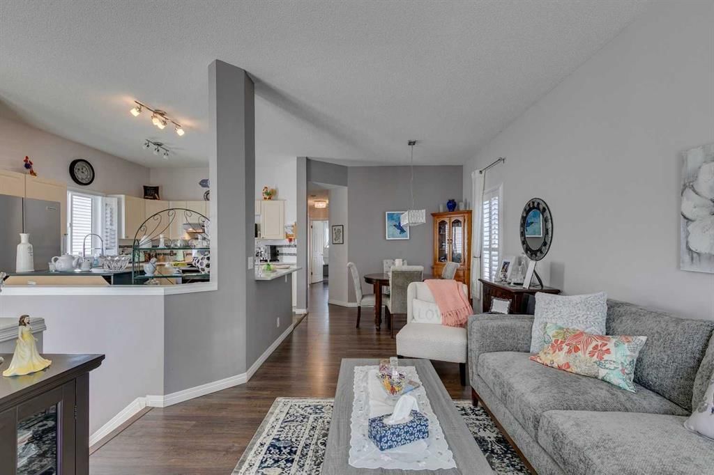 271 Tuscany Valley Drive NW, Calgary — photo 5 of 42
