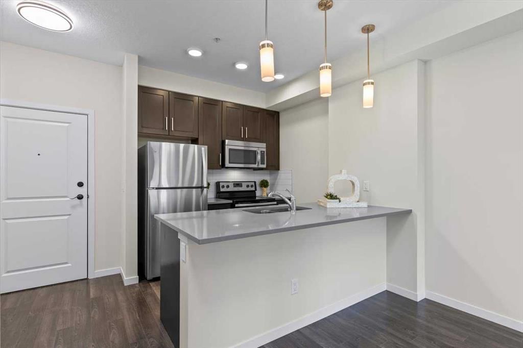 218, 10 Mahogany Mews SE, Calgary — photo 2 of 32