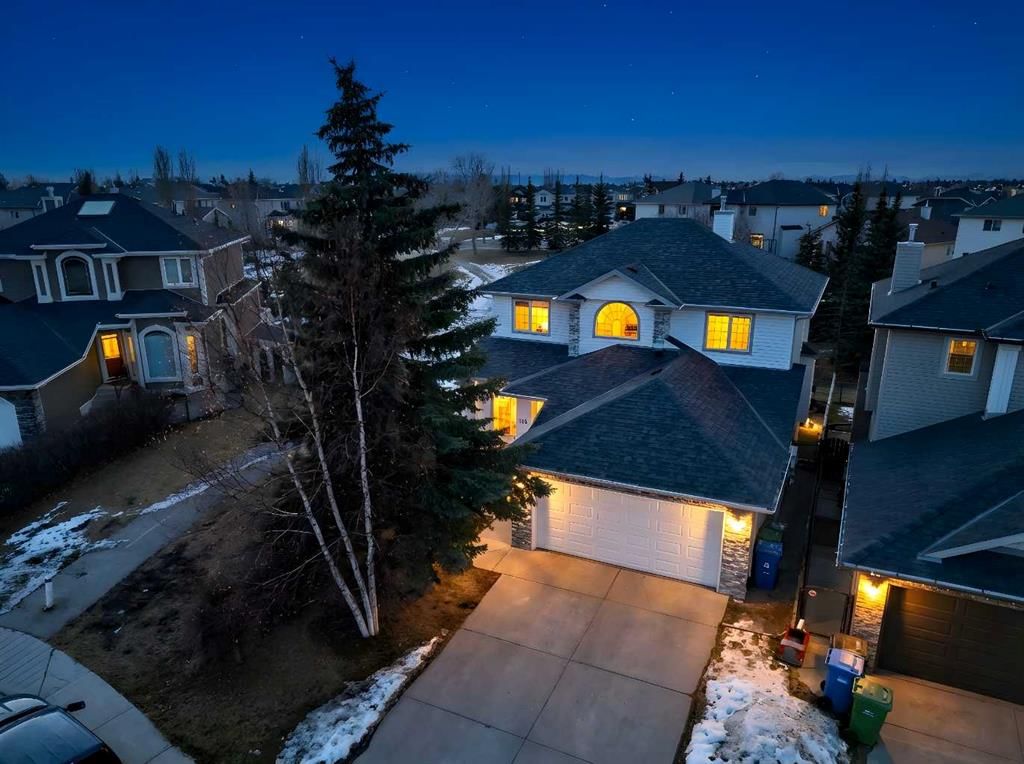 105 Citadel Crest Park NW, Calgary — main listing photo