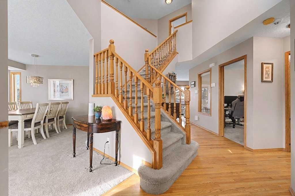105 Citadel Crest Park NW, Calgary — photo 3 of 49