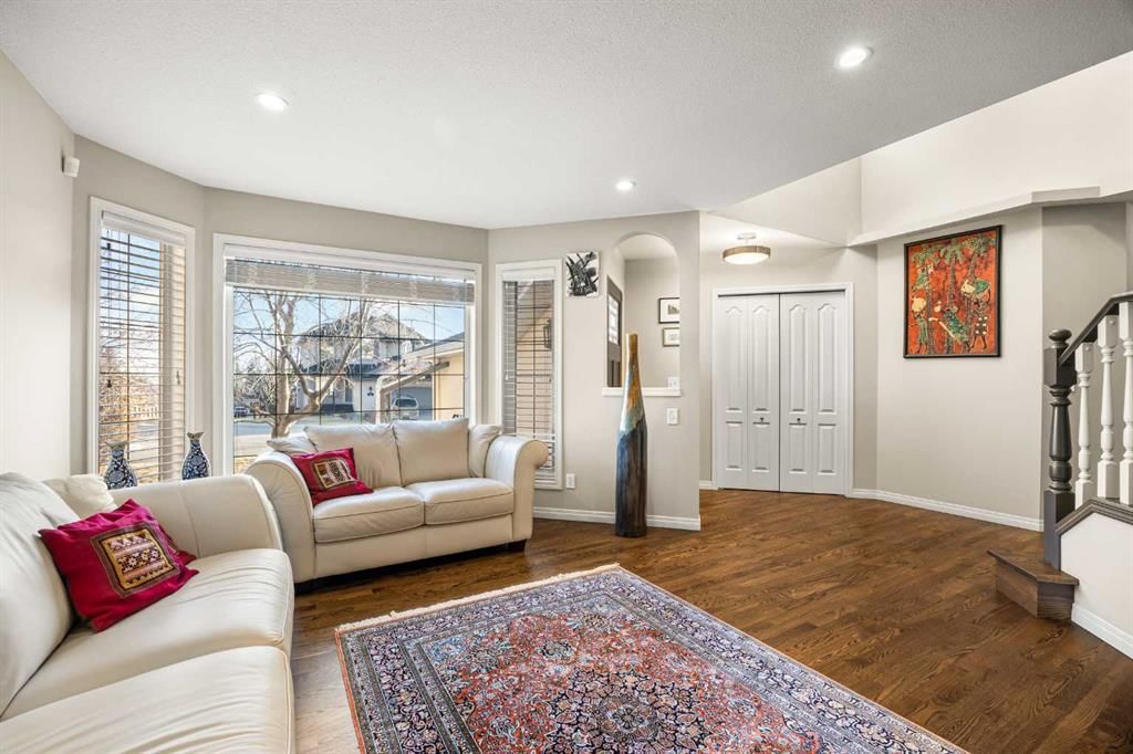 34 Edgeridge Mews NW, Calgary — photo 2 of 46