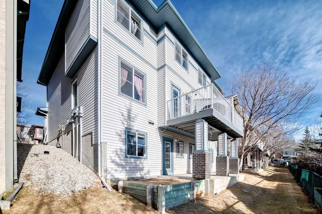 116 Hidden Creek Rise NW, Calgary — photo 3 of 30