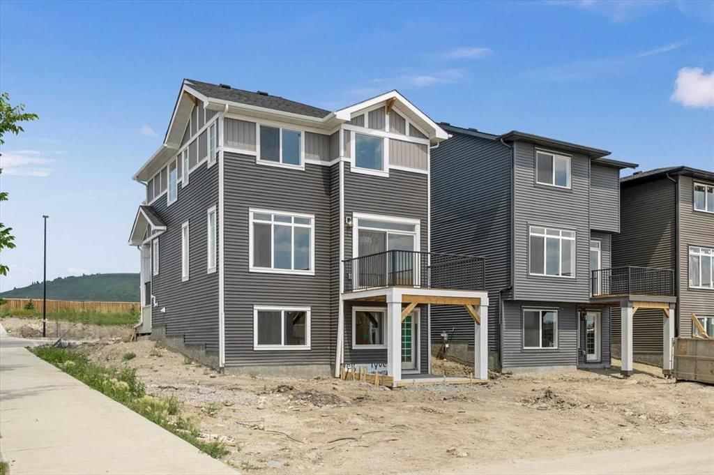 4 Topaz Place, Cochrane — photo 3 of 49