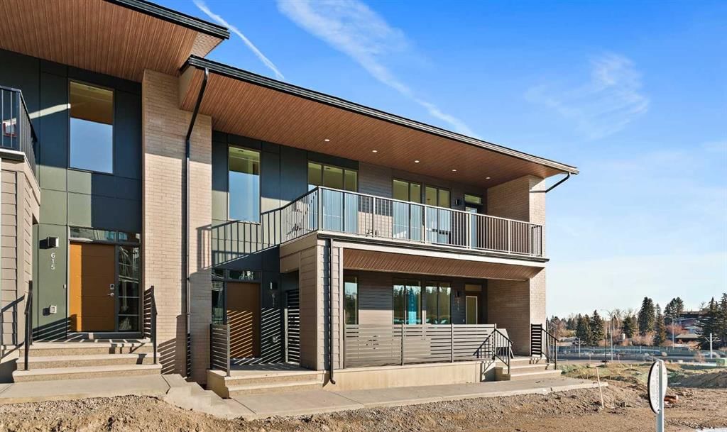 607 Sovereign Common SW, Calgary — main listing photo