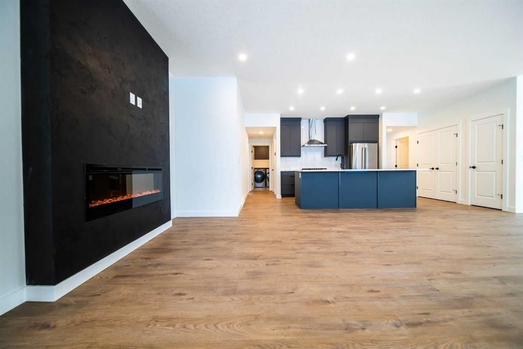 607 Sovereign Common SW, Calgary — photo 3 of 23