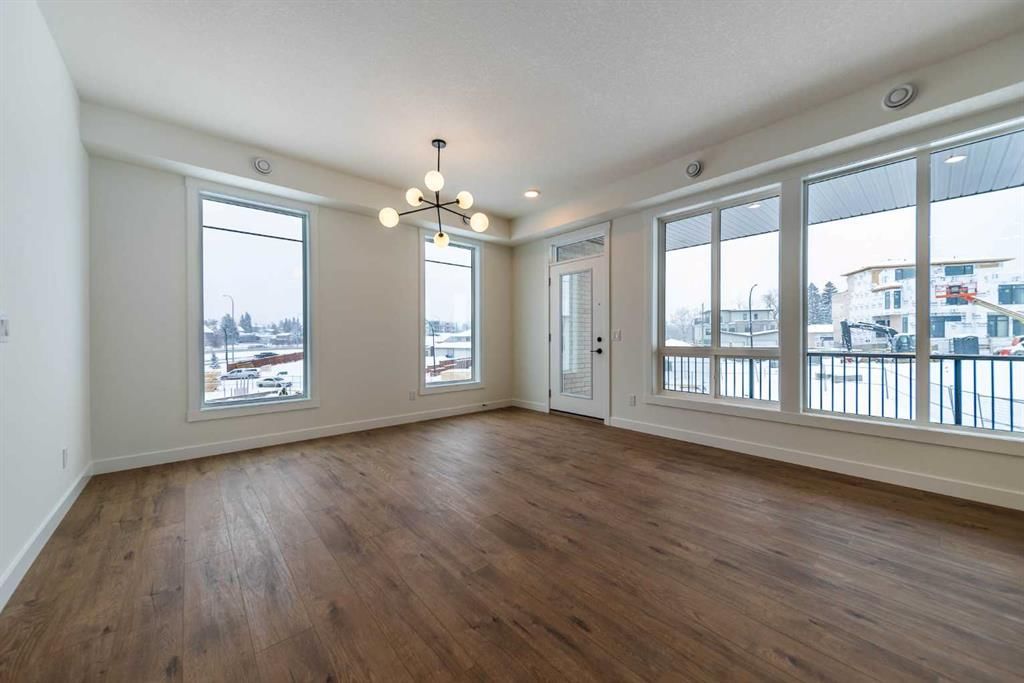 607 Sovereign Common SW, Calgary — photo 5 of 23