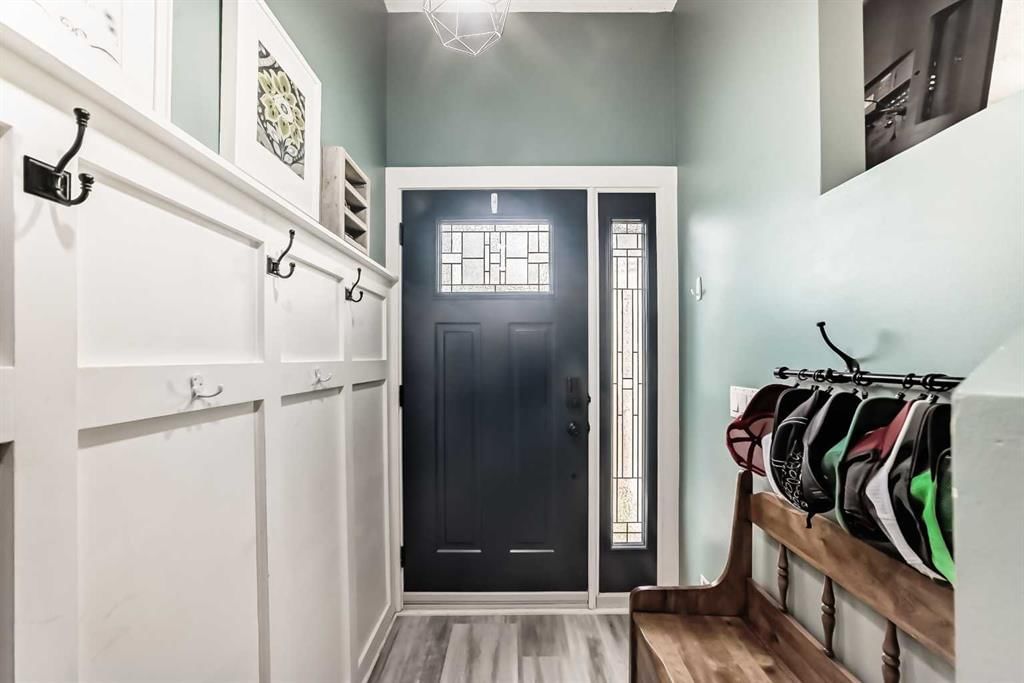 12 Taraglen Road NE, Calgary — photo 2 of 30
