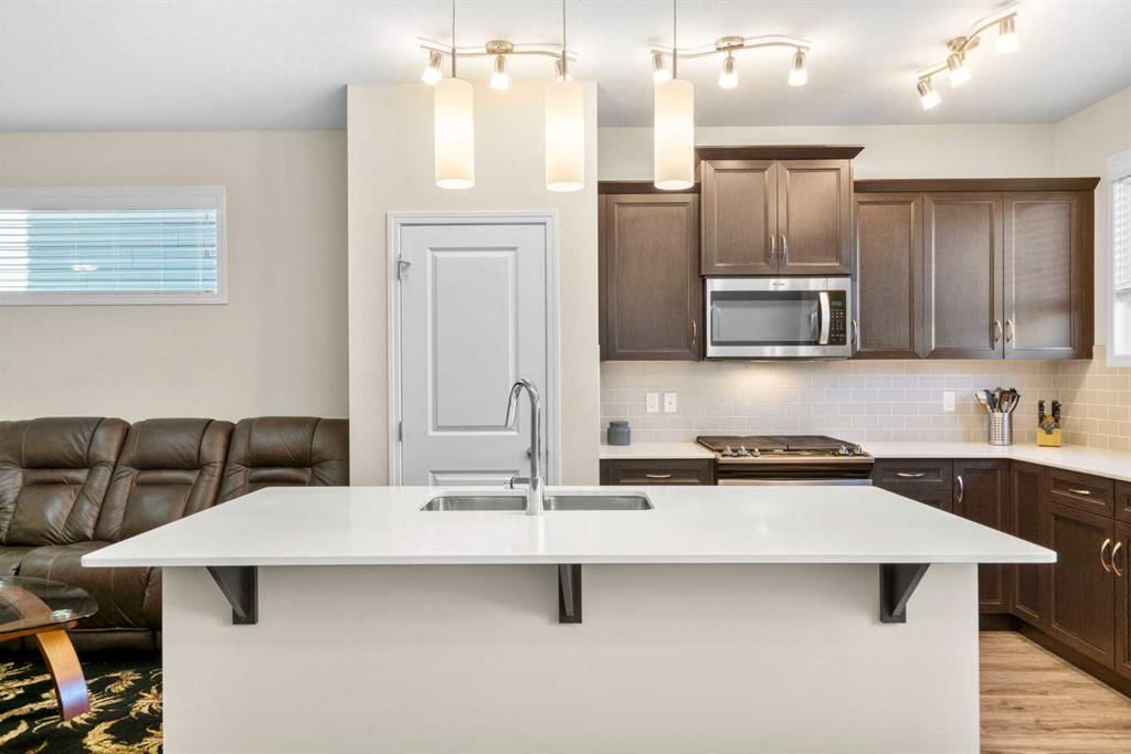 50 Legacy Glen Common SE, Calgary — photo 5 of 45
