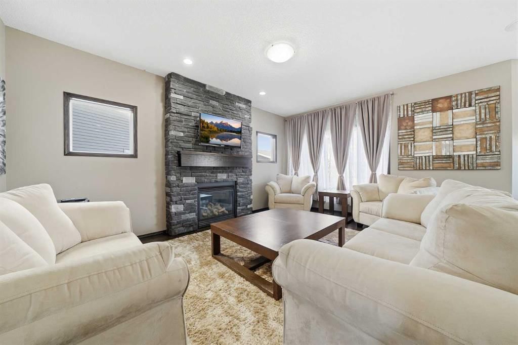 65 Elgin Meadows Circle SE, Calgary — photo 4 of 41