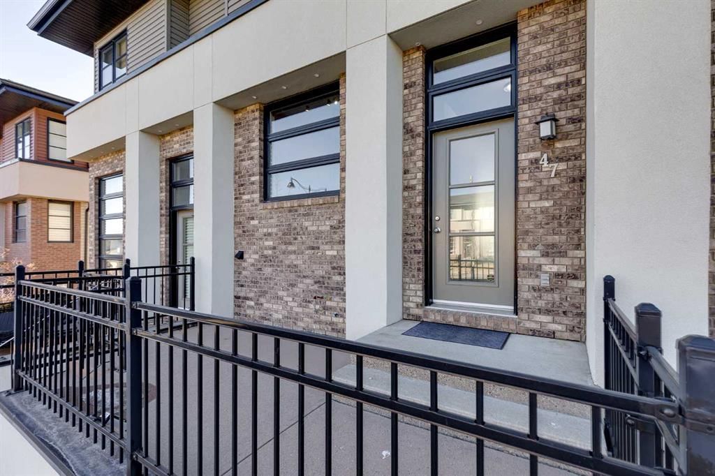 47 Aspen Hills Green SW, Calgary — photo 2 of 44