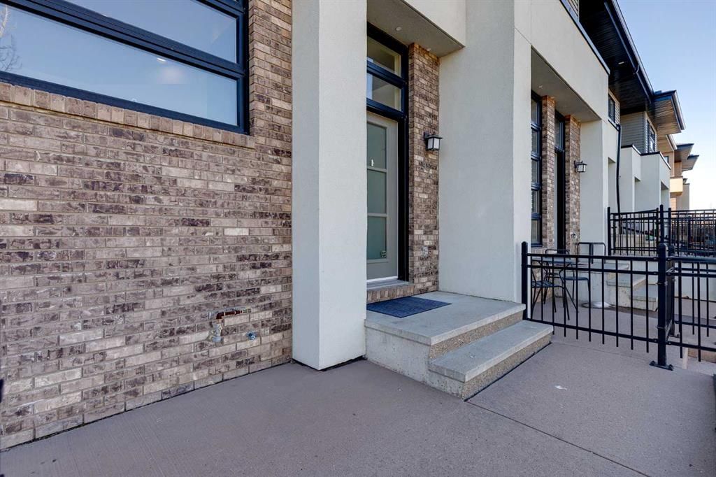 47 Aspen Hills Green SW, Calgary — photo 3 of 44