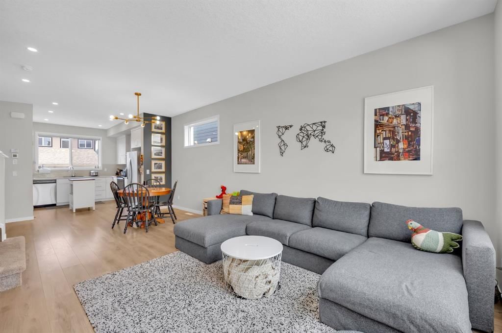 954 Mahogany Boulevard SE, Calgary — photo 3 of 18