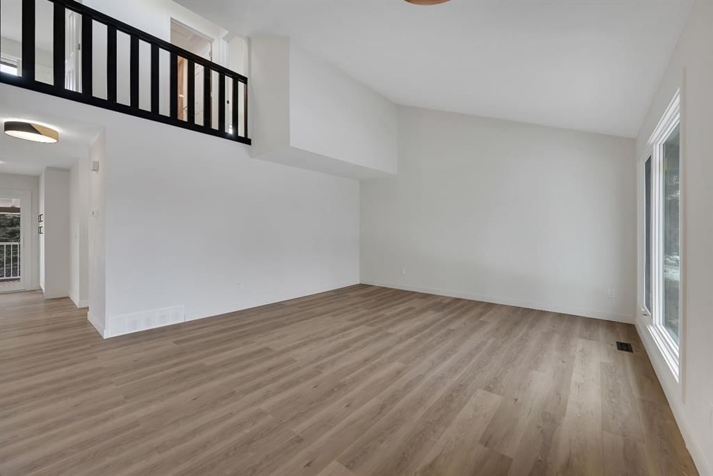 308 Doverview Crescent SE, Calgary — photo 4 of 47
