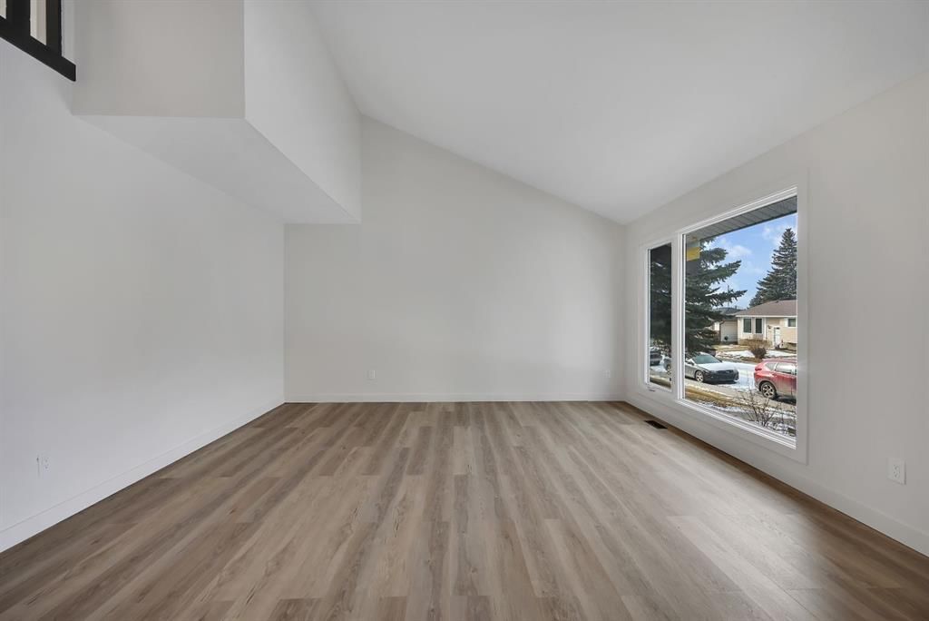 308 Doverview Crescent SE, Calgary — photo 5 of 47