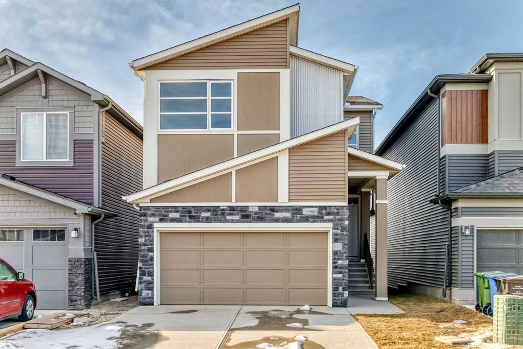 31 Lucas Passage NW, Calgary — main listing photo