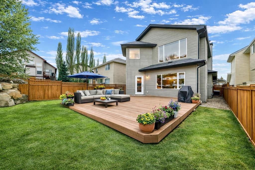 11931 Valley Ridge Drive NW, Calgary — photo 2 of 36