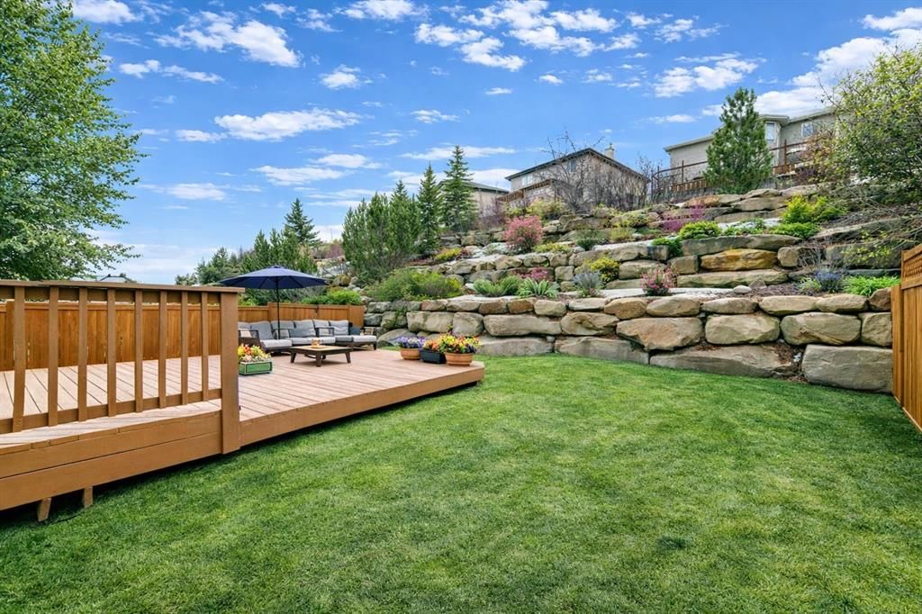 11931 Valley Ridge Drive NW, Calgary — photo 3 of 36